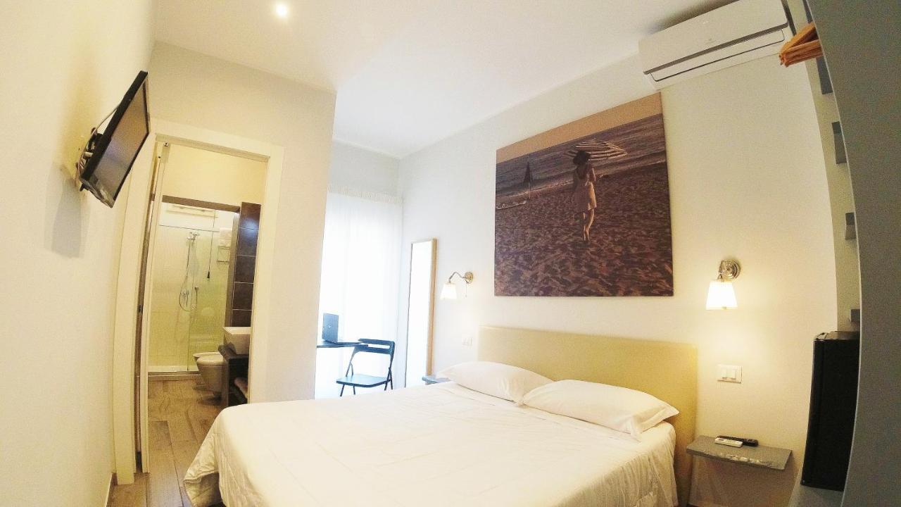 Hotel Rio Claro Fondi Ngoại thất bức ảnh